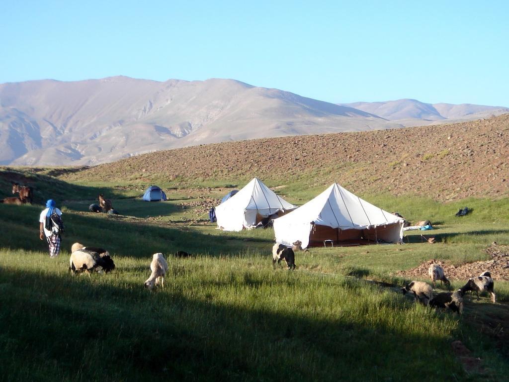 Hotel Kasbah Ait Bouguemez Agouti Esterno foto
